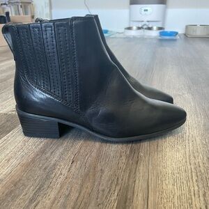 ROCKPORT genuine leather booties, sz 6